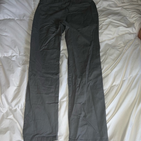 Old Navy dress khakis 32x32 - Picture 2 of 3
